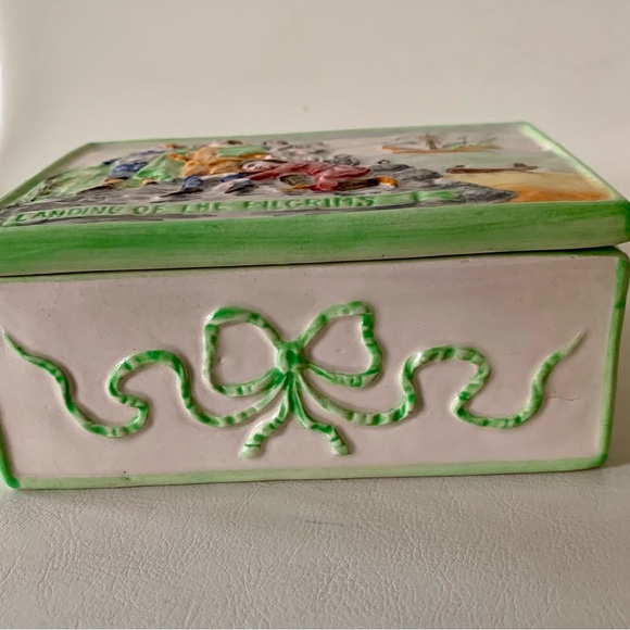 Vintage Landing Of The Piligrims Ceramic Trinket Box Italy 2.5/4/5” - Picture 10 of 15